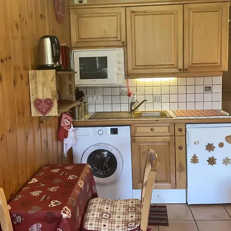 Cosy Pour 2 Aux Saisies Avec Balcon Et Equipements Complets - Fr-1-293-368 Apartment